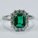 Anello Smeraldo Ct 1,32 Brillanti oro Bianco Ct 0,50 18kt Cestino ANCONTRETS14P - immagine 7