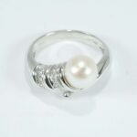 Anello moderno Oro bianco 18 kt Perla coltivata acqua dolce Zirconi - immagine 3