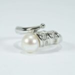 Anello moderno Oro bianco 18 kt Perla coltivata acqua dolce Zirconi - immagine 5