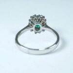 Anello Smeraldo Ct 0,48 Brillanti oro Bianco Ct 0,17 18kt Cestino - immagine 2