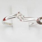 Solitario Valentine AS0150B09  Anello solitario in oro bianco e diamanti Bibigì