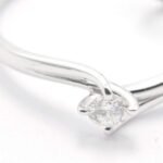 Solitario Valentine AS0150B09  Anello solitario in oro bianco e diamanti Bibigì - immagine 2
